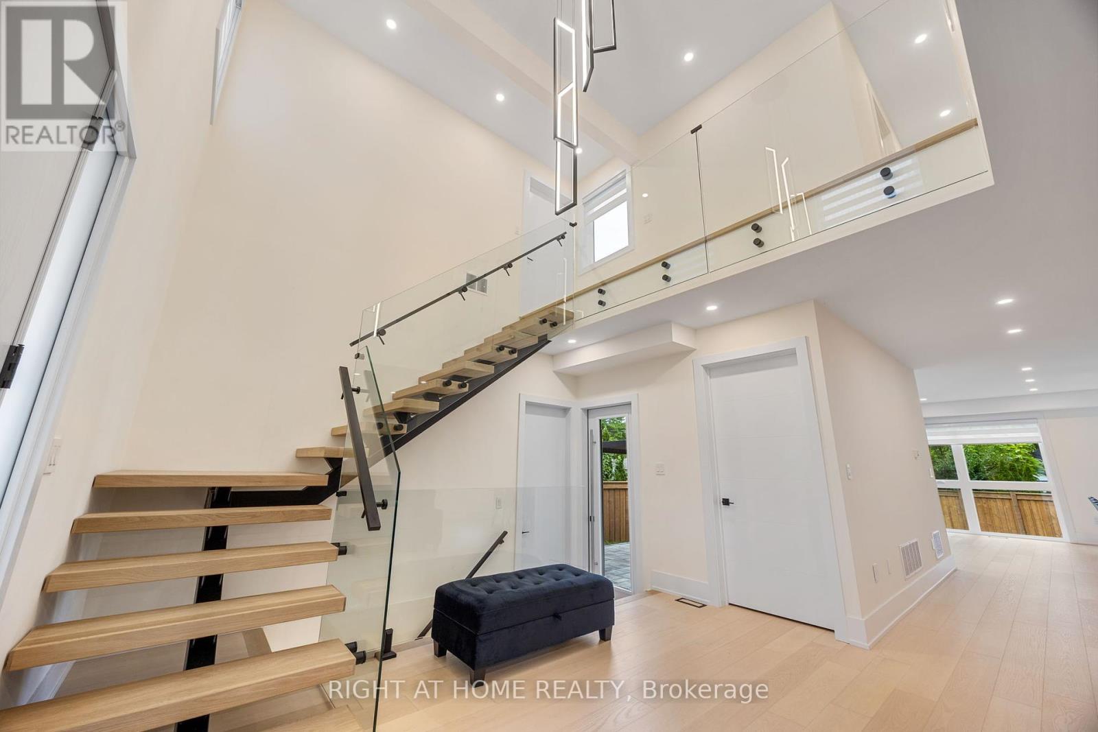 584 Walkers Line, Burlington, Ontario  L7N 2E5 - Photo 22 - W12413079