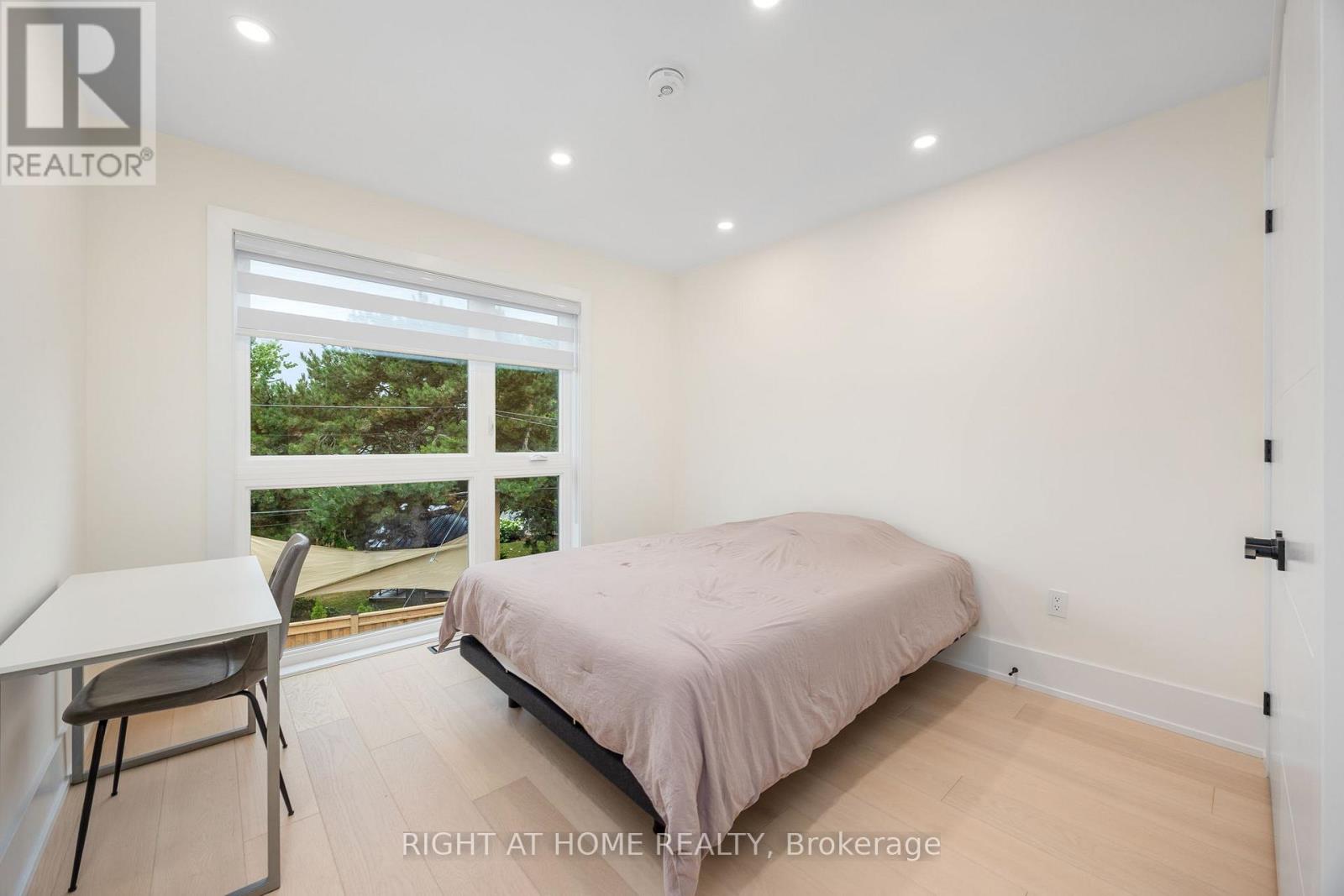 584 Walkers Line, Burlington, Ontario  L7N 2E5 - Photo 29 - W12413079
