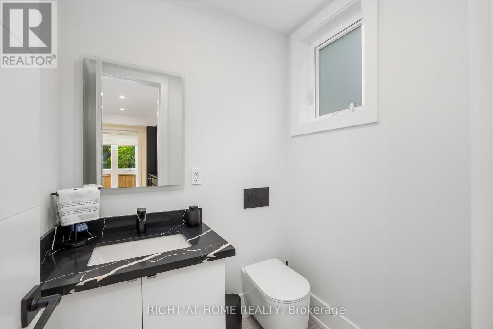 584 Walkers Line, Burlington, Ontario  L7N 2E5 - Photo 34 - W12413079