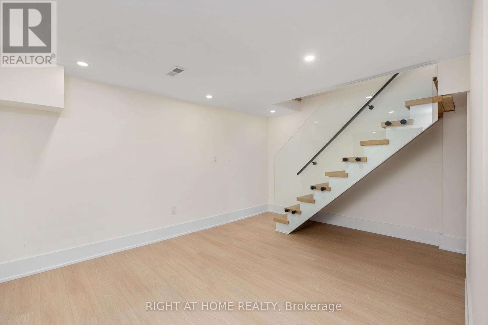 584 Walkers Line, Burlington, Ontario  L7N 2E5 - Photo 36 - W12413079