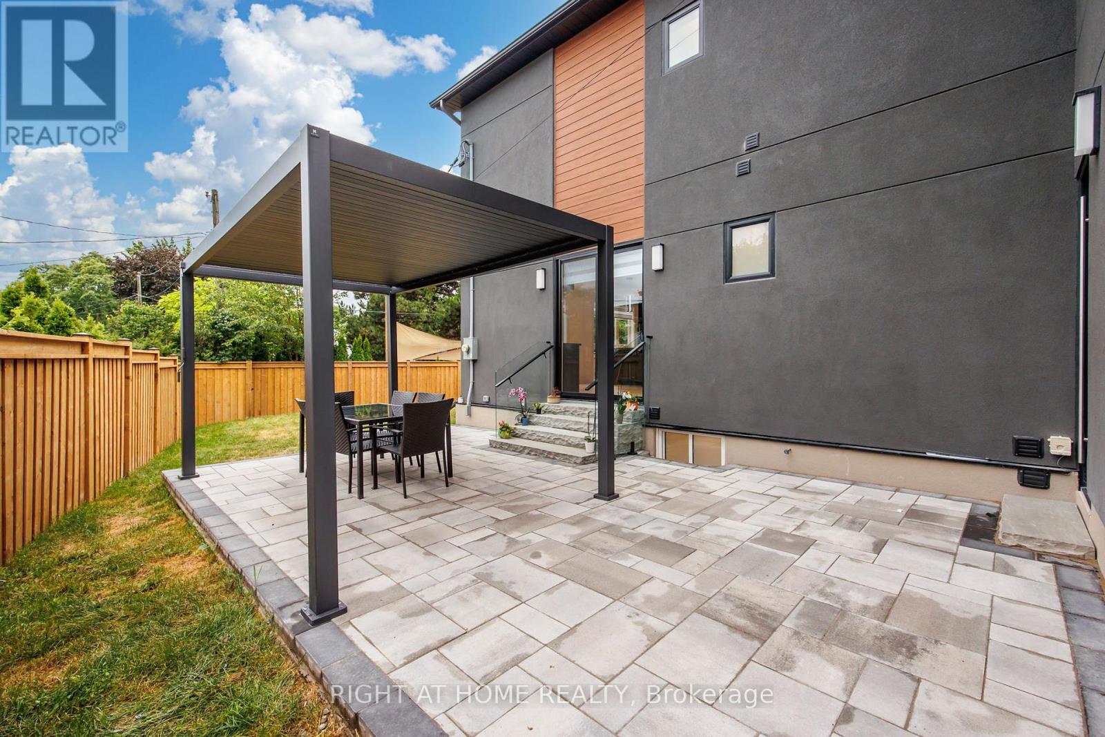 584 Walkers Line, Burlington, Ontario  L7N 2E5 - Photo 43 - W12413079