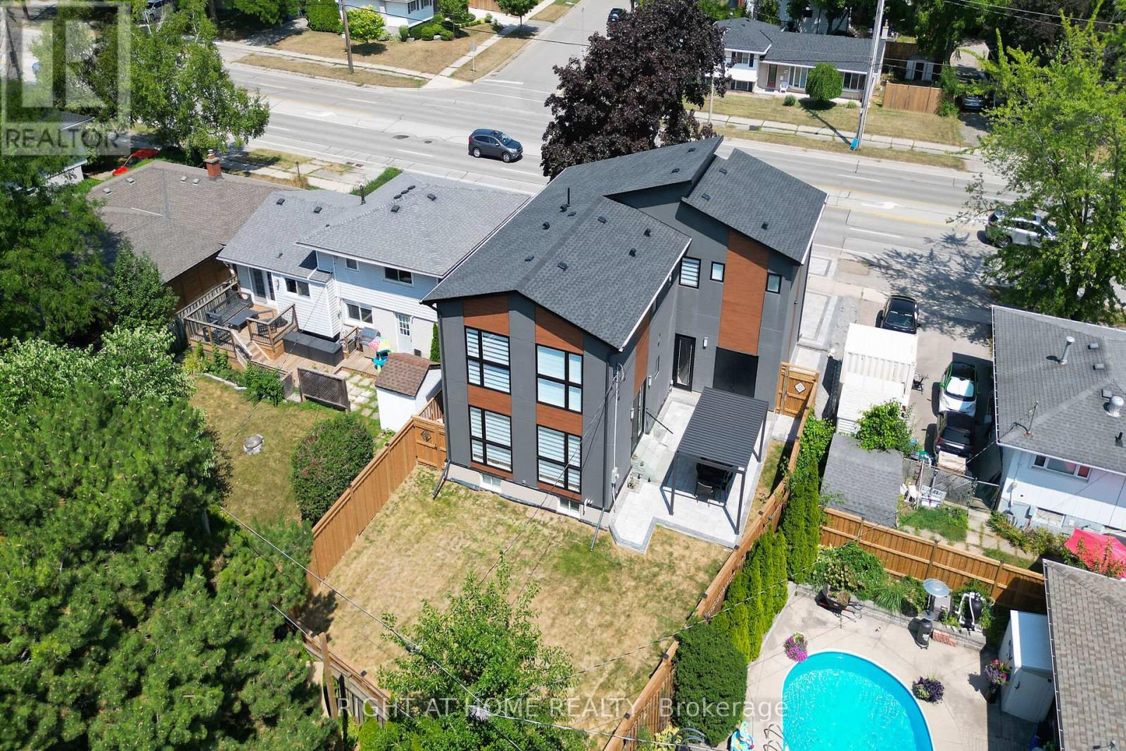 584 Walkers Line, Burlington, Ontario  L7N 2E5 - Photo 6 - W12413079