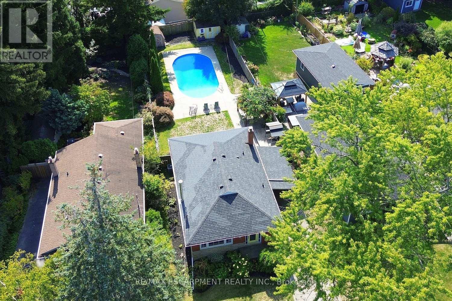 1384 Niels Avenue, Burlington, Ontario  L7P 2E4 - Photo 2 - W12413143