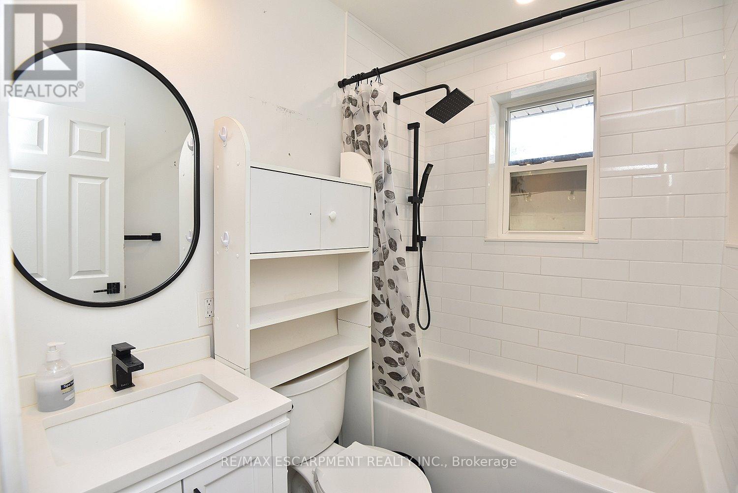 1384 Niels Avenue, Burlington, Ontario  L7P 2E4 - Photo 23 - W12413143