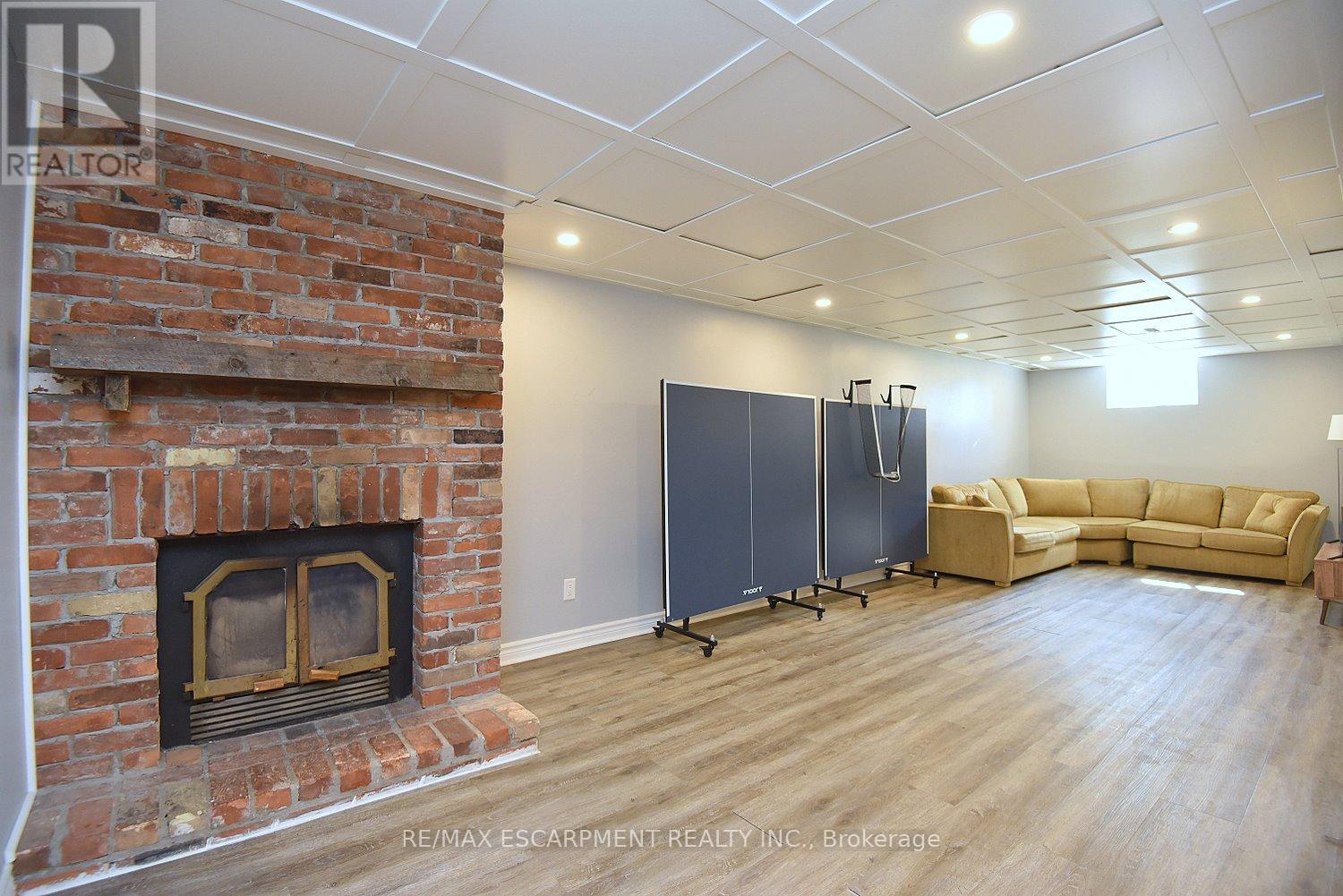 1384 Niels Avenue, Burlington, Ontario  L7P 2E4 - Photo 27 - W12413143