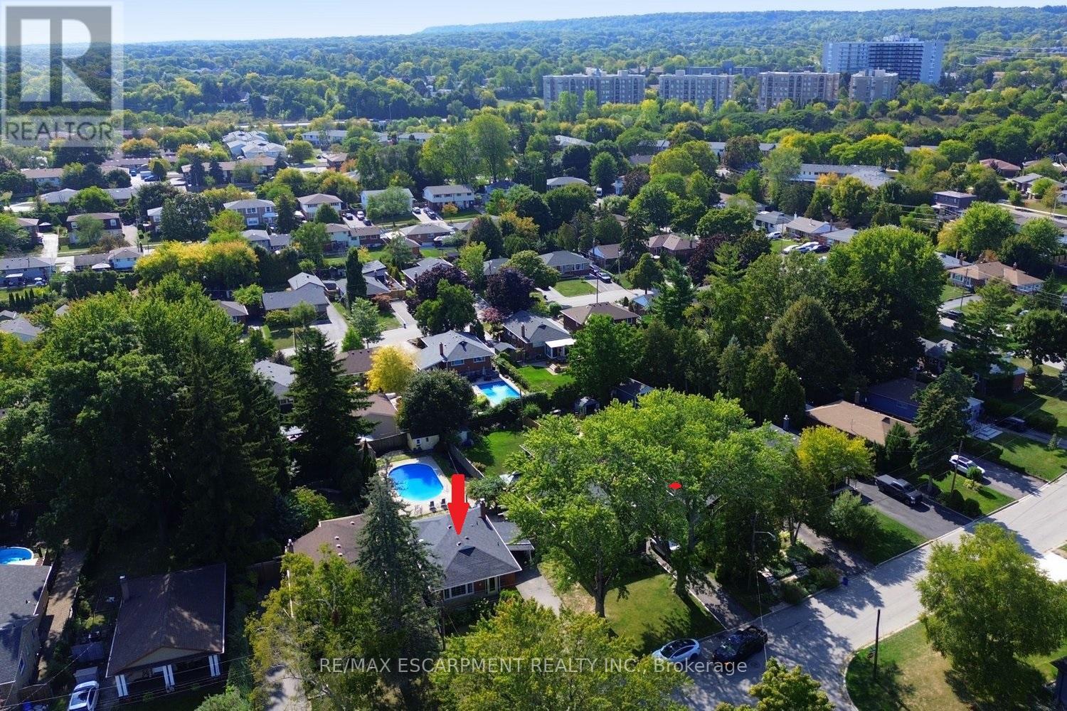 1384 Niels Avenue, Burlington, Ontario  L7P 2E4 - Photo 3 - W12413143