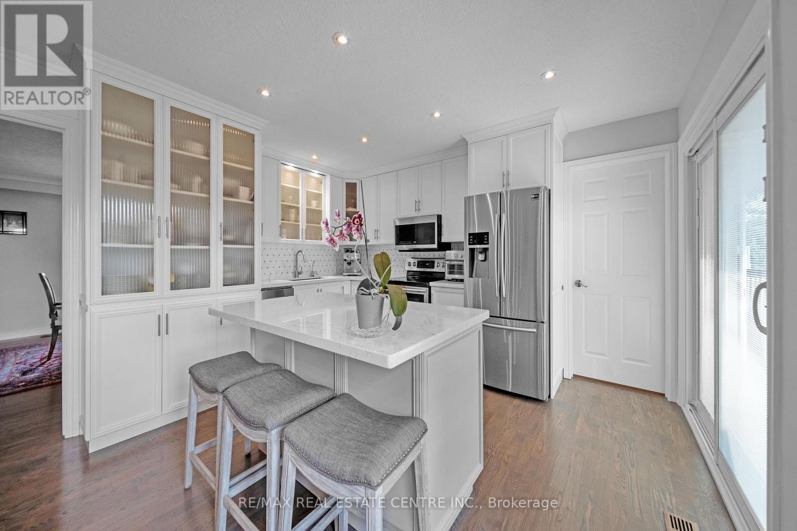 8438 Ninth Line, Halton Hills, Ontario  L0P 1K0 - Photo 12 - W12413147
