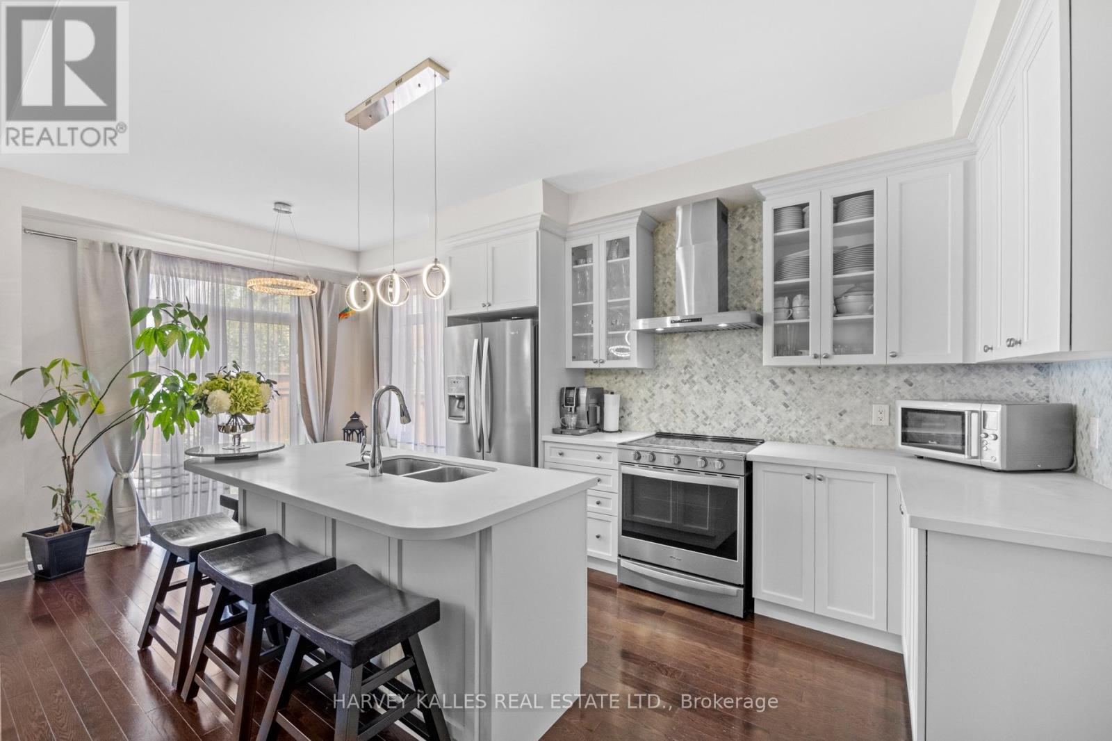 235 Harold Dent Trail N, Oakville, Ontario  L6M 1S3 - Photo 16 - W12413158
