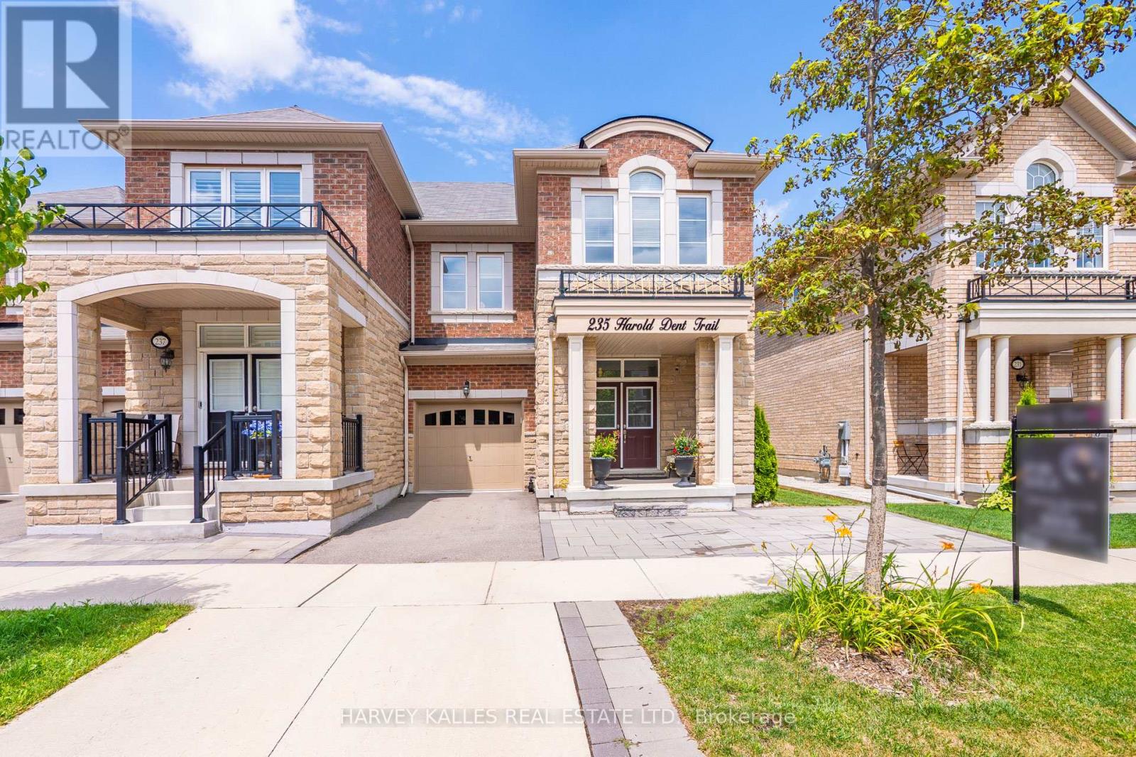 235 Harold Dent Trail N, Oakville, Ontario  L6M 1S3 - Photo 2 - W12413158
