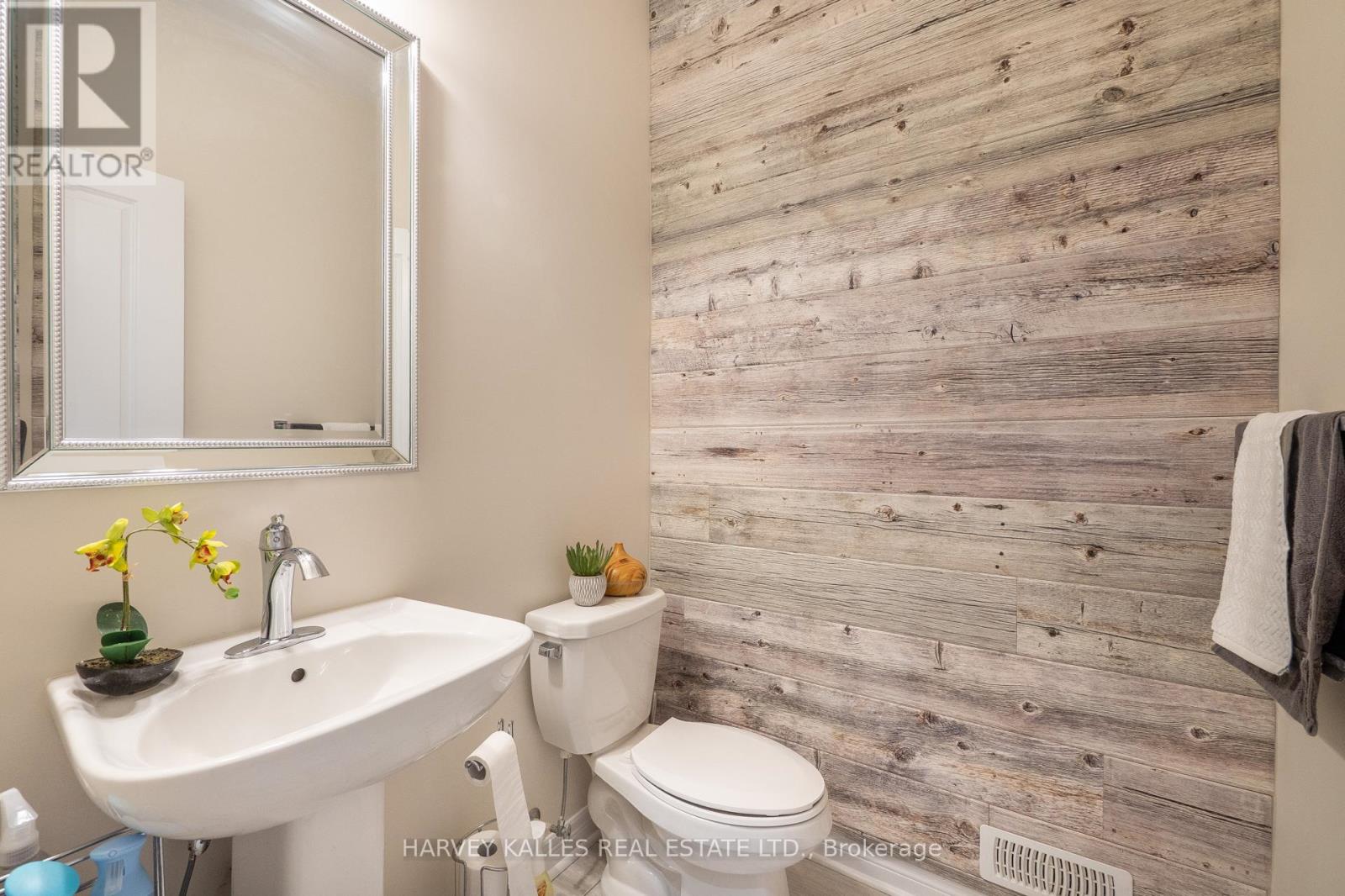 235 Harold Dent Trail N, Oakville, Ontario  L6M 1S3 - Photo 20 - W12413158