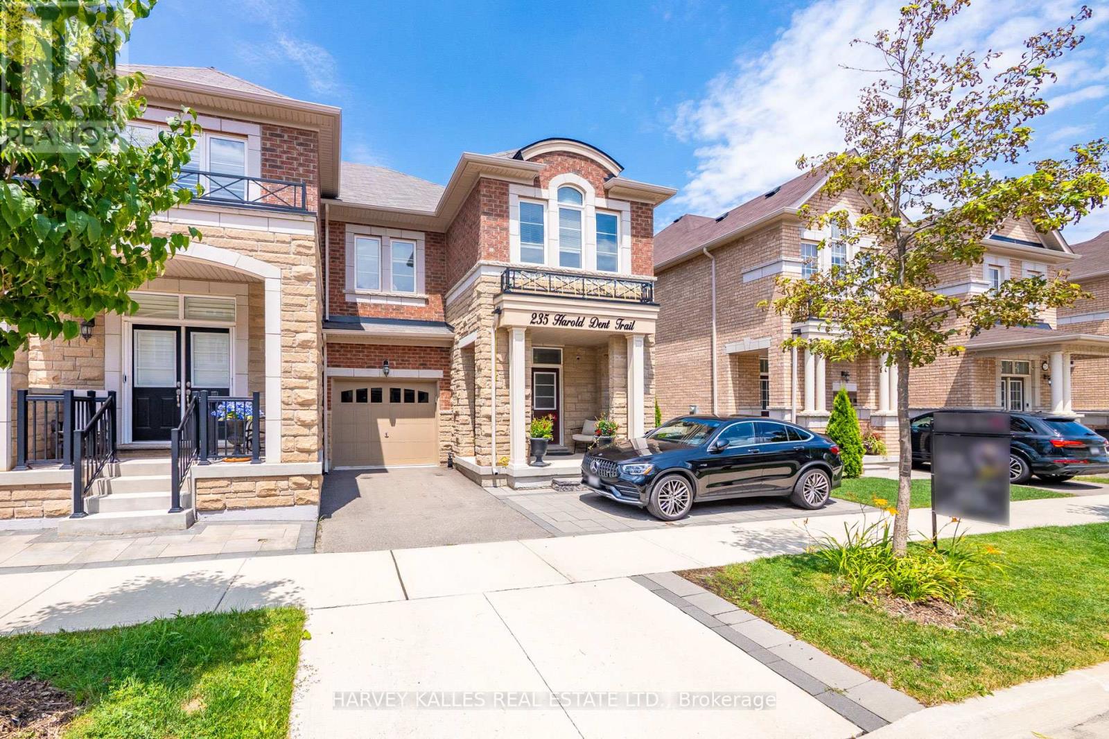 235 Harold Dent Trail N, Oakville, Ontario  L6M 1S3 - Photo 3 - W12413158