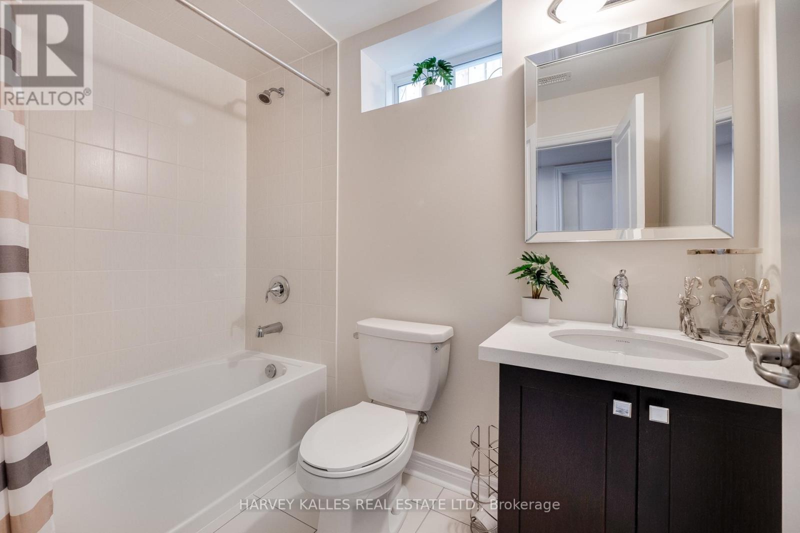 235 Harold Dent Trail N, Oakville, Ontario  L6M 1S3 - Photo 40 - W12413158
