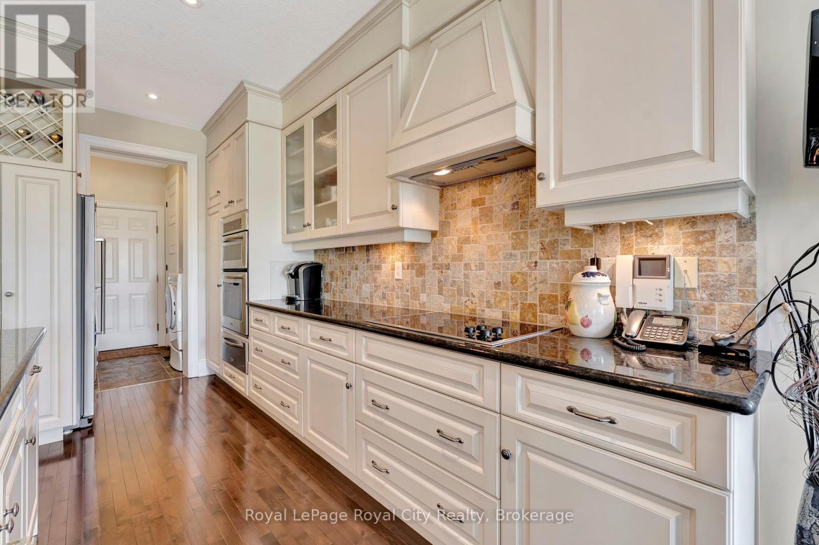 74 Aberfoyle Mill Crescent, Puslinch, Ontario  N0B 2J0 - Photo 12 - X12311970