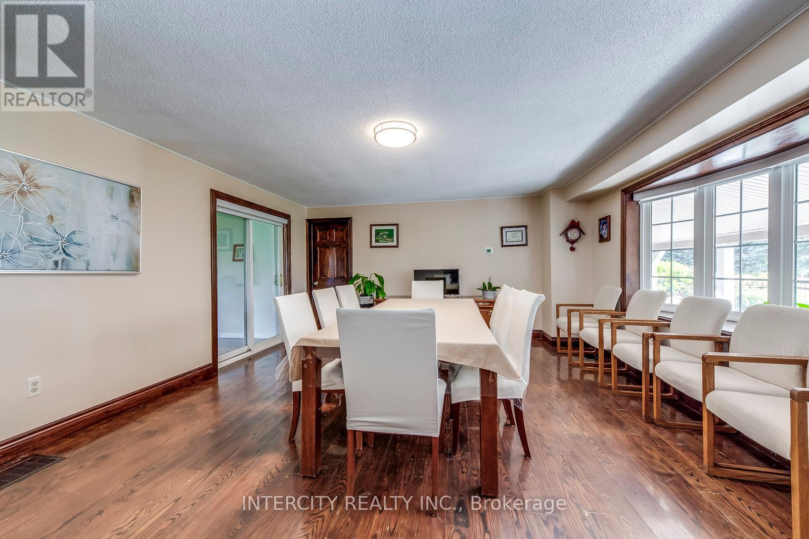 2764 Governors Road, Hamilton, Ontario  L0R 1T0 - Photo 13 - X12413063