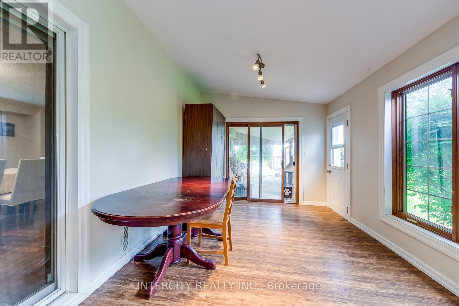 2764 Governors Road, Hamilton, Ontario  L0R 1T0 - Photo 18 - X12413063