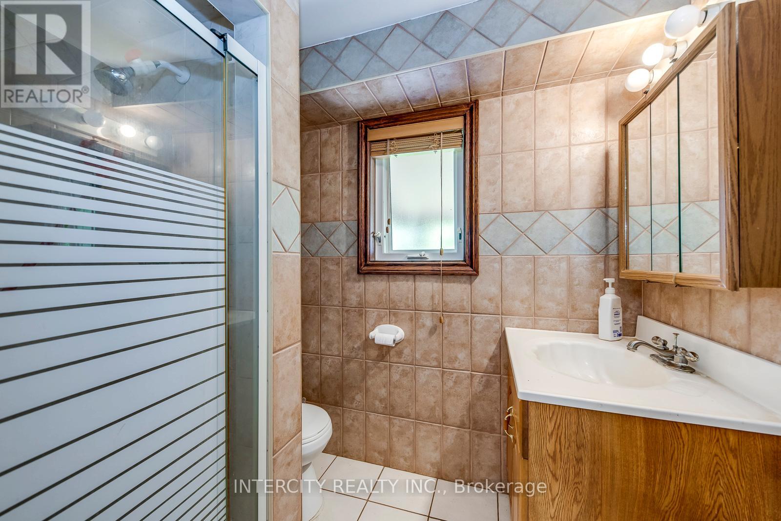 2764 Governors Road, Hamilton, Ontario  L0R 1T0 - Photo 21 - X12413063