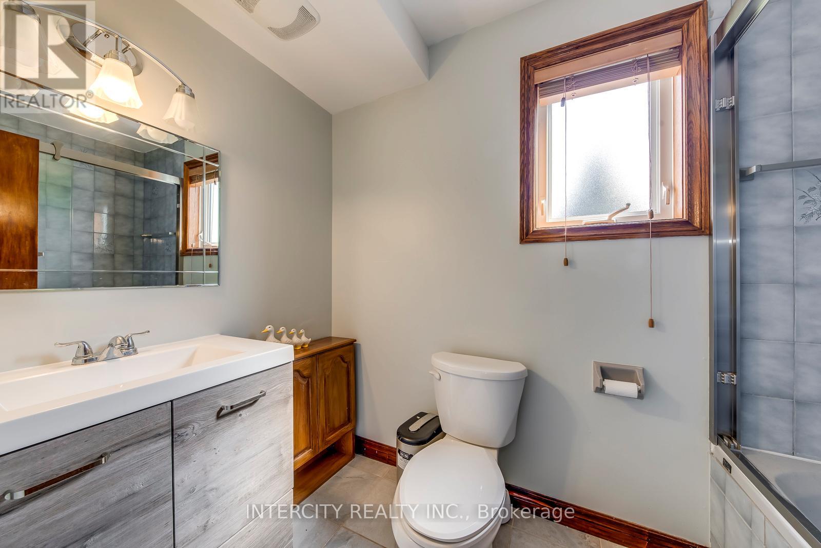 2764 Governors Road, Hamilton, Ontario  L0R 1T0 - Photo 28 - X12413063