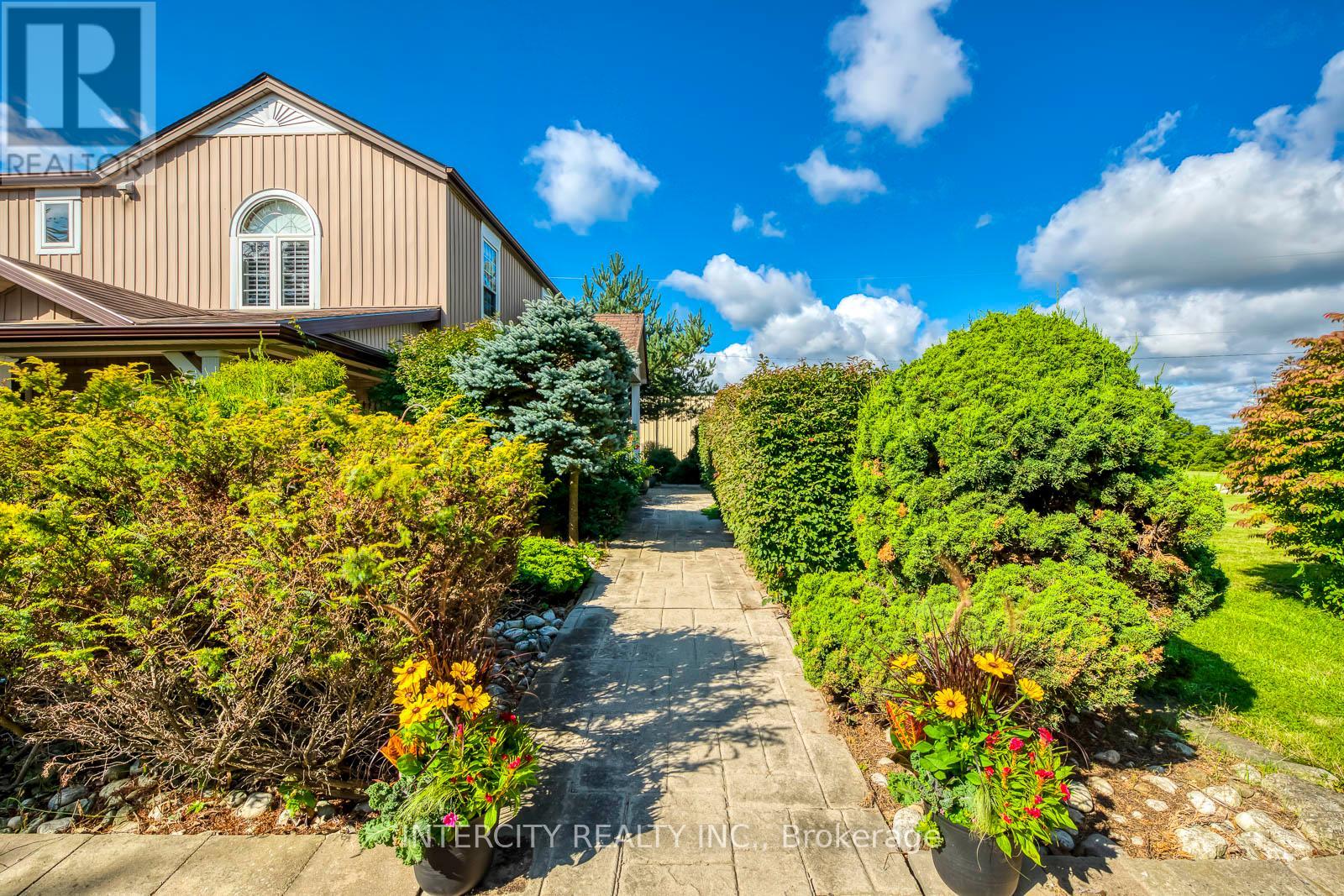 2764 Governors Road, Hamilton, Ontario  L0R 1T0 - Photo 4 - X12413063