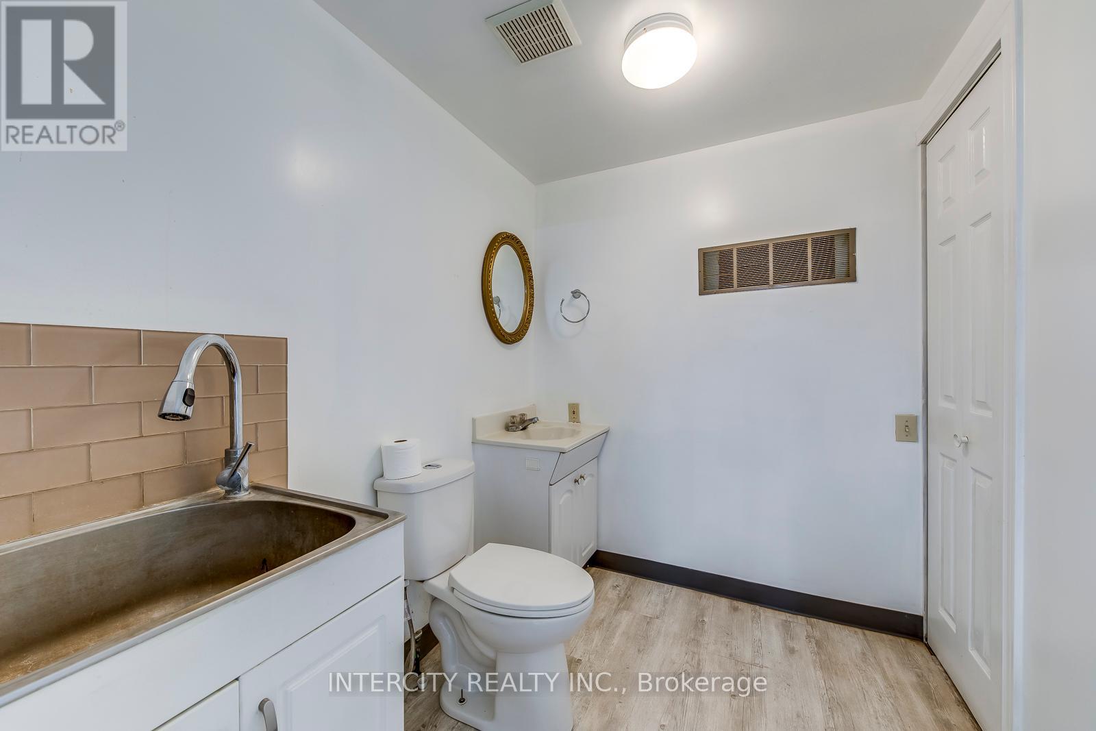 2764 Governors Road S, Hamilton, Ontario  L0R 1T0 - Photo 17 - X12413072