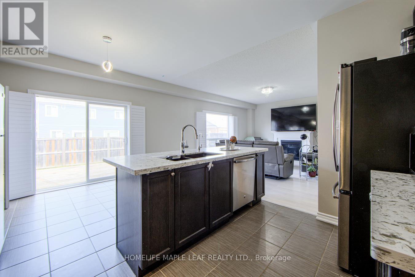 535 Wansbrough Way, Shelburne, Ontario  L9V 2S6 - Photo 22 - X12413130