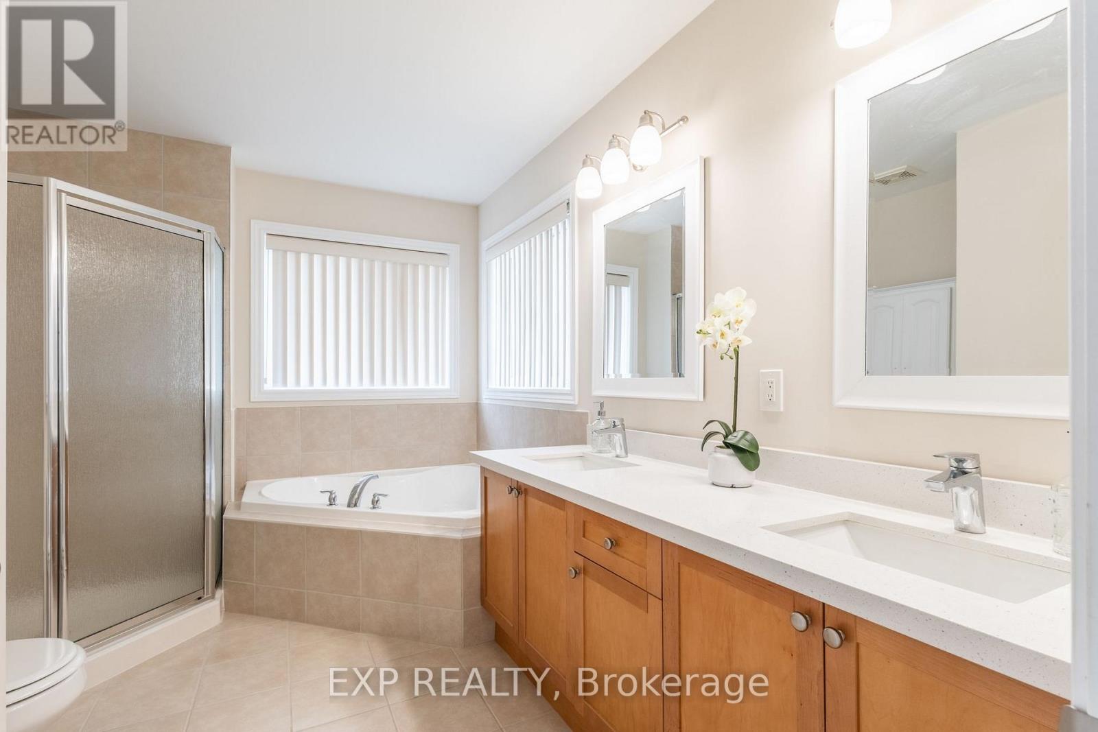 36 Secinaro Avenue, Hamilton, Ontario  L9G 0C6 - Photo 15 - X12413165