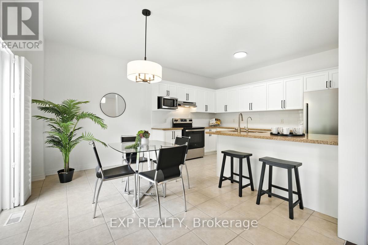 36 Secinaro Avenue, Hamilton, Ontario  L9G 0C6 - Photo 4 - X12413165
