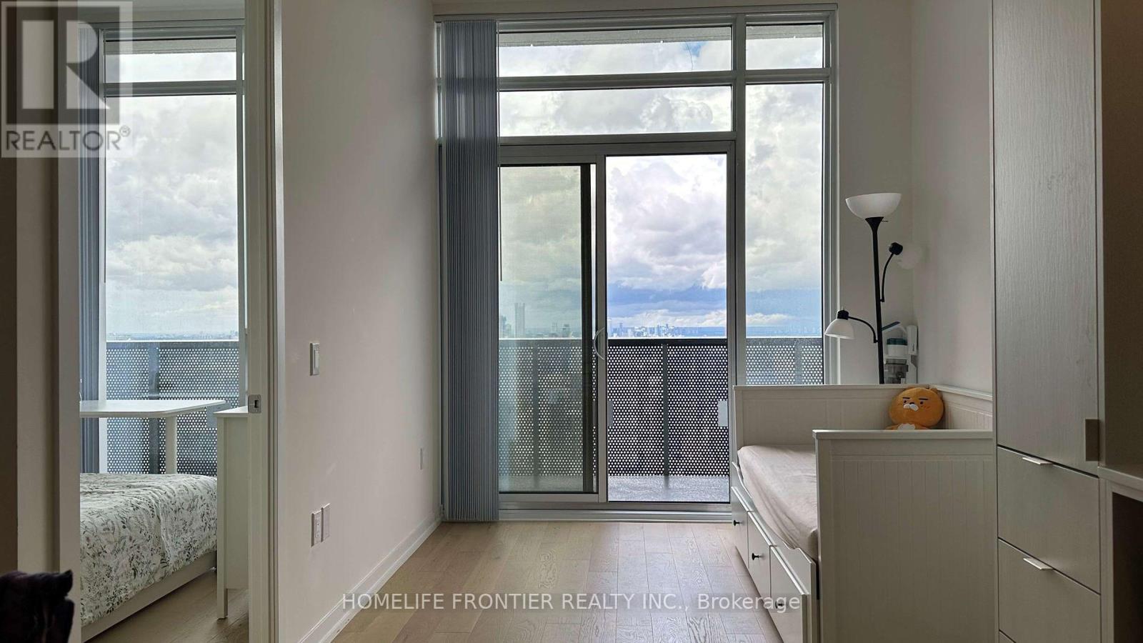 Ph102 - 138 Downes Street, Toronto, Ontario  M5E 0E4 - Photo 2 - C12413204