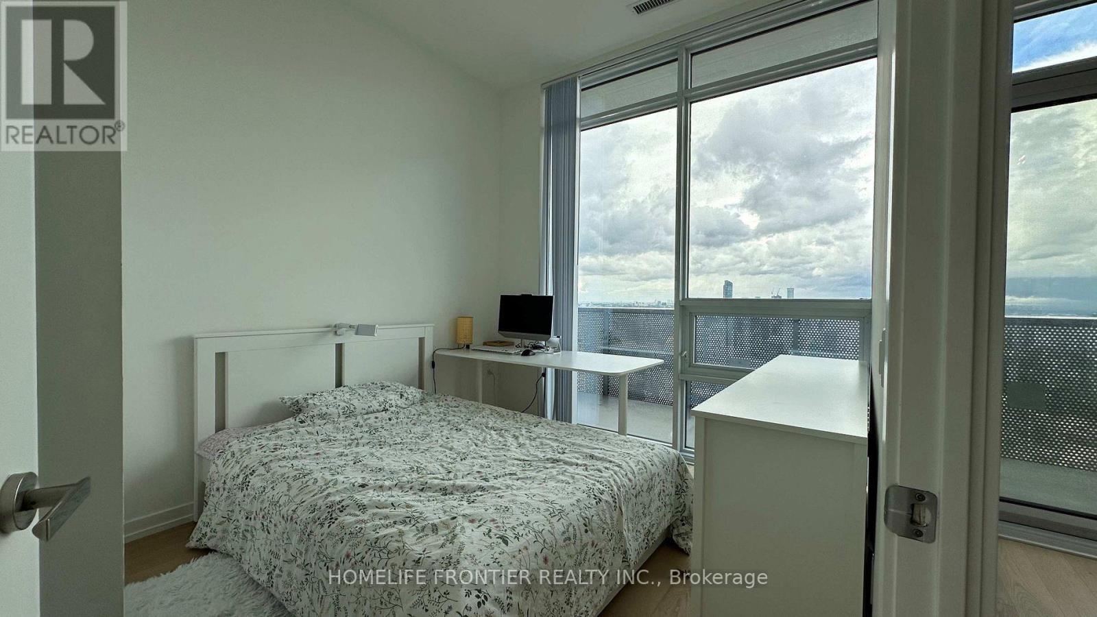 Ph102 - 138 Downes Street, Toronto, Ontario  M5E 0E4 - Photo 7 - C12413204