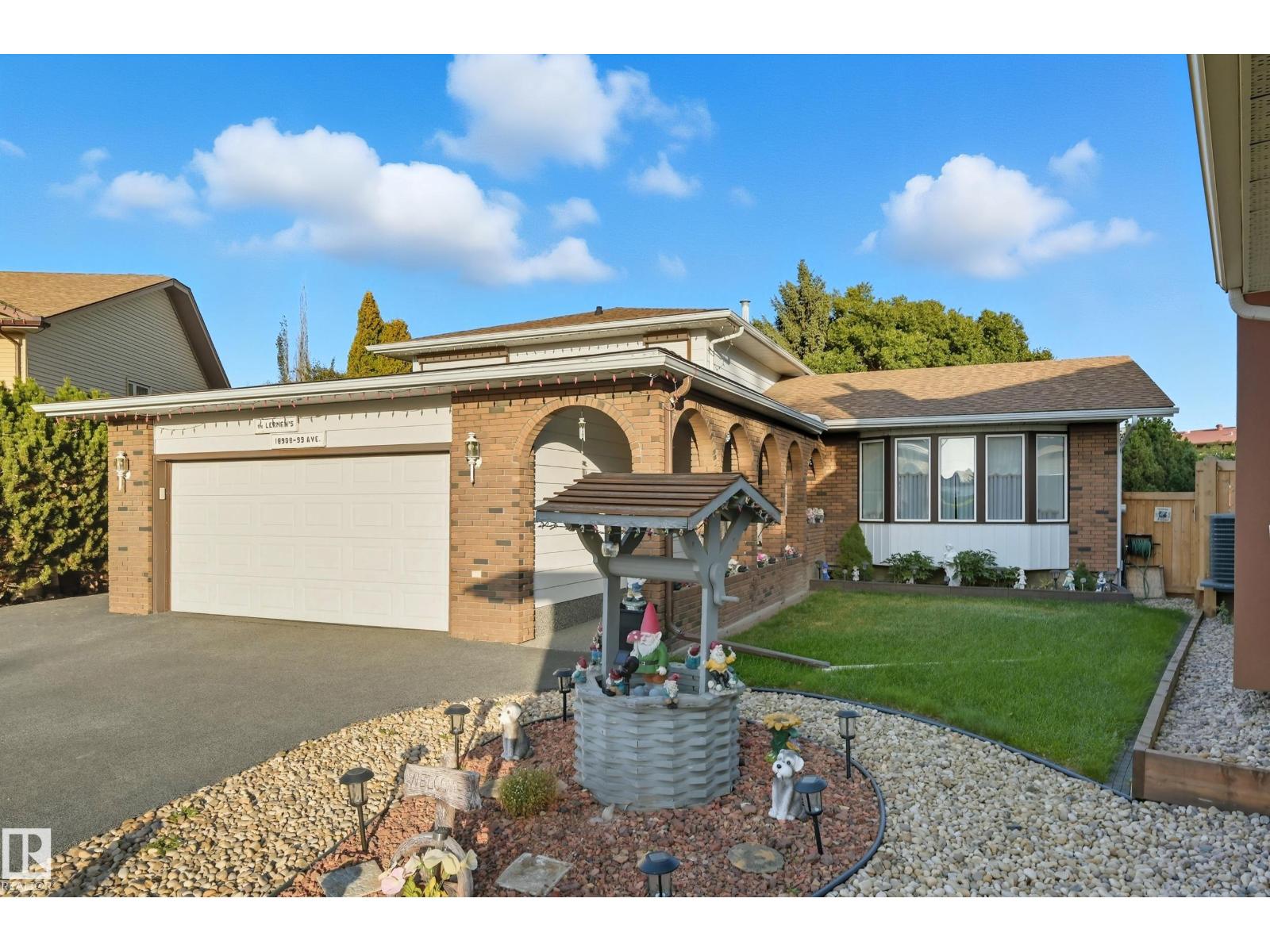 18908 99 AV NW, Edmonton, Alberta