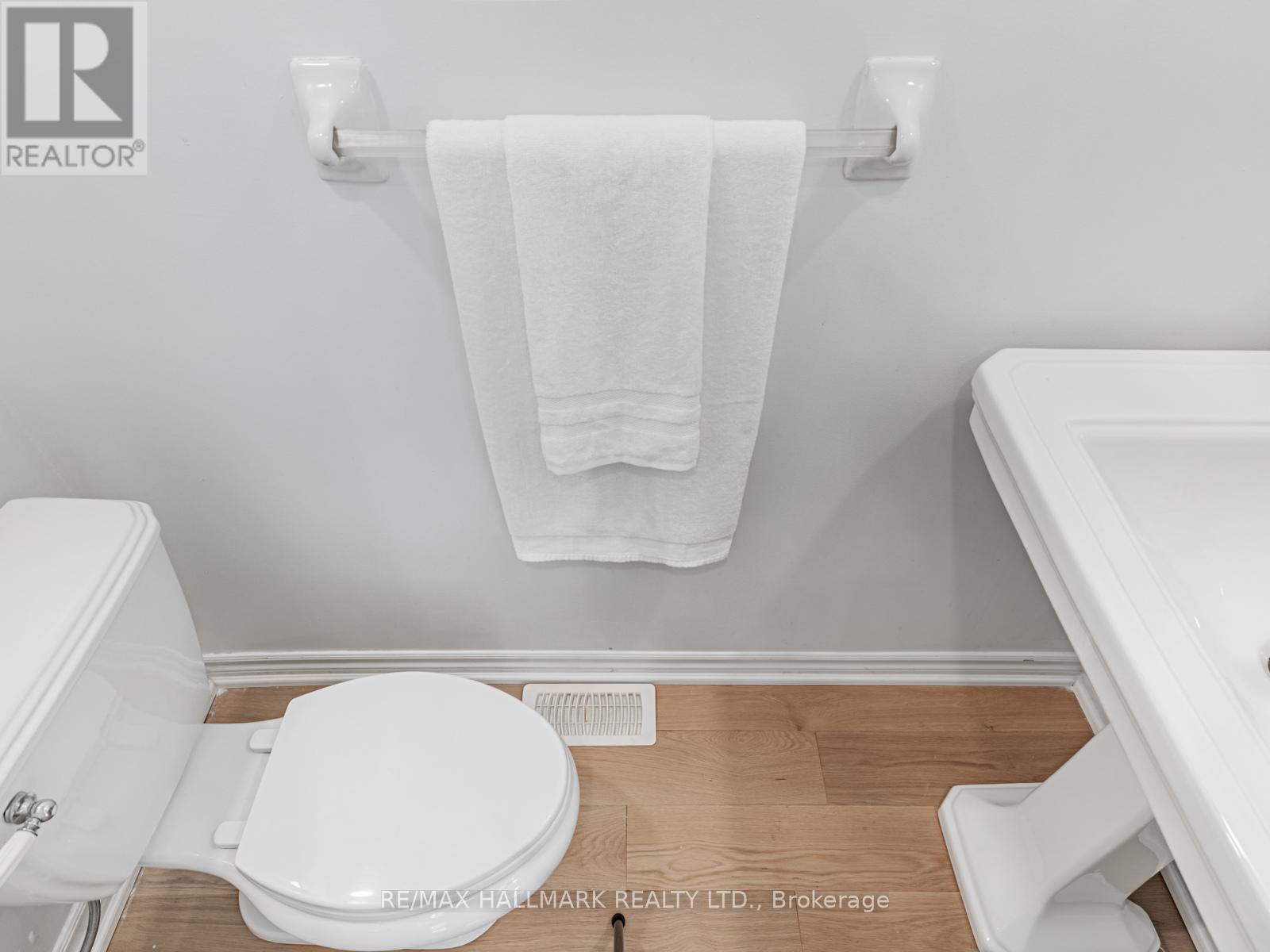 8 Redwood Avenue, Toronto (Greenwood-Coxwell), Ontario  M4L 2S6 - Photo 17 - E12413199