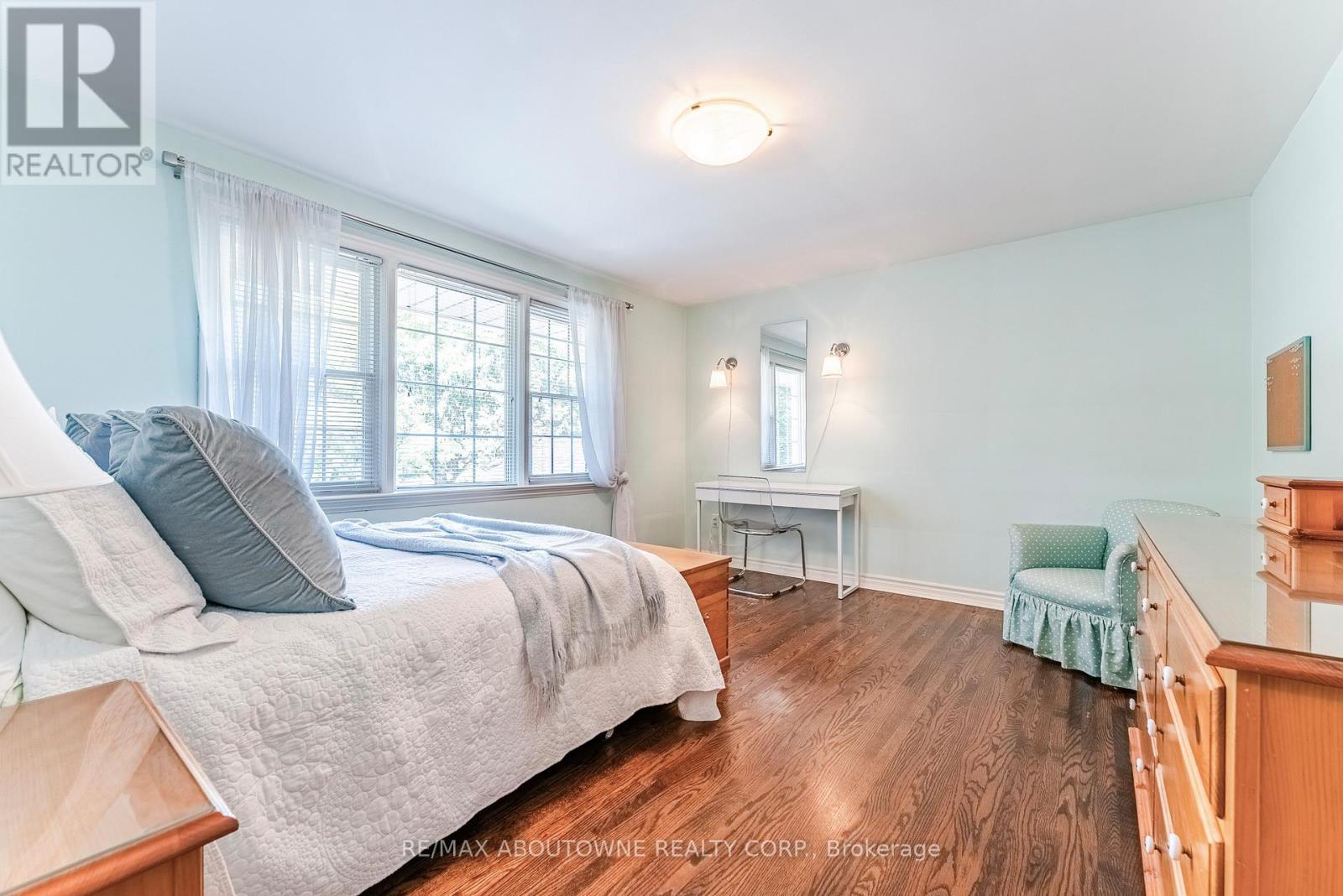 1284 Cleaver Drive, Oakville, Ontario  L6J 1W3 - Photo 46 - W12405292