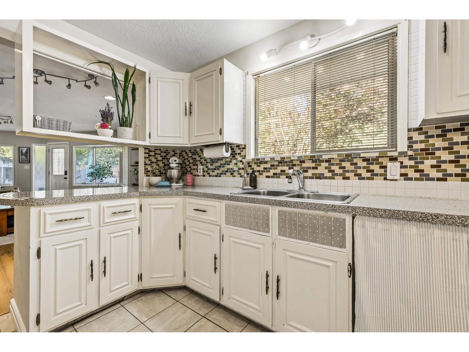 45942 Sleepy Hollow Road, Cultus Lake East, Cultus Lake, British Columbia  V2R 5A8 - Photo 13 - R3049683