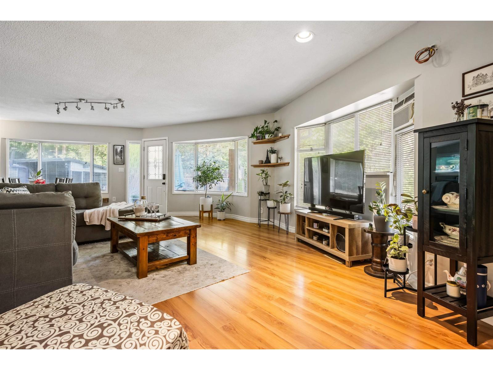 45942 Sleepy Hollow Road, Cultus Lake East, Cultus Lake, British Columbia  V2R 5A8 - Photo 8 - R3049683