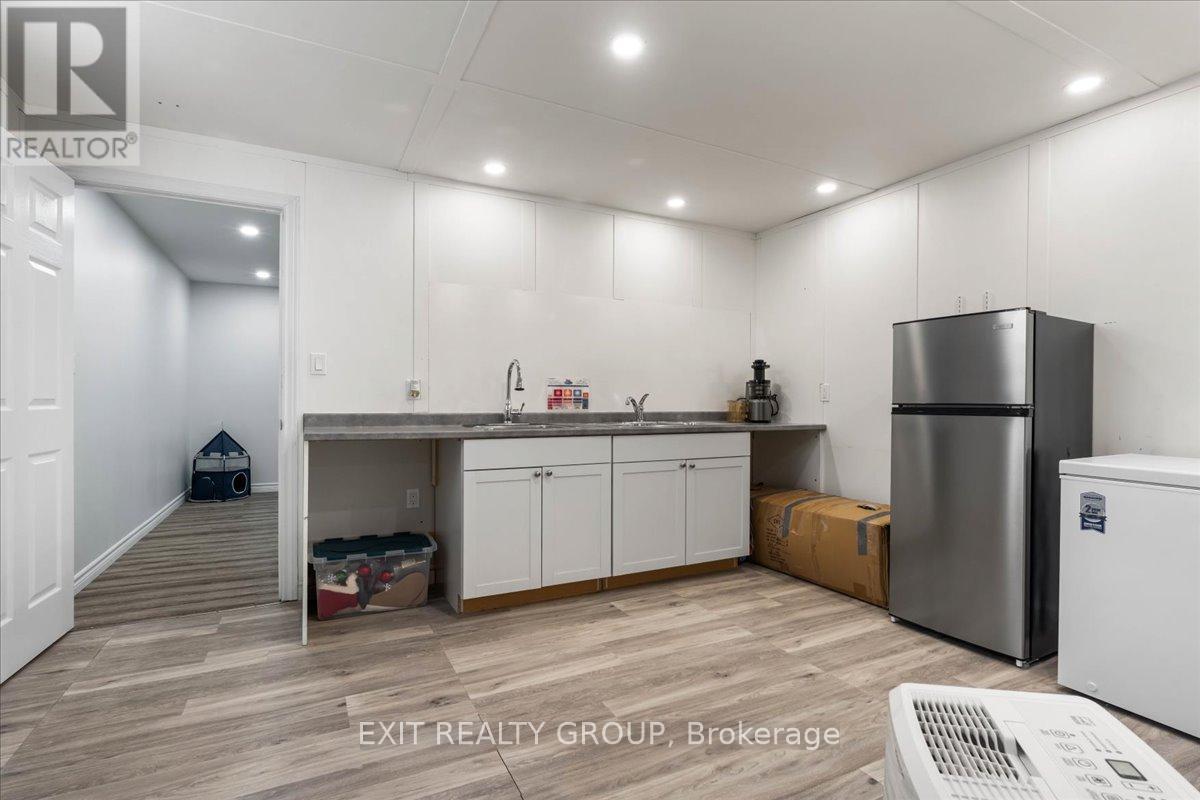 18 Gilbert Crescent, Prince Edward County, Ontario  K0K 3L0 - Photo 30 - X12413320