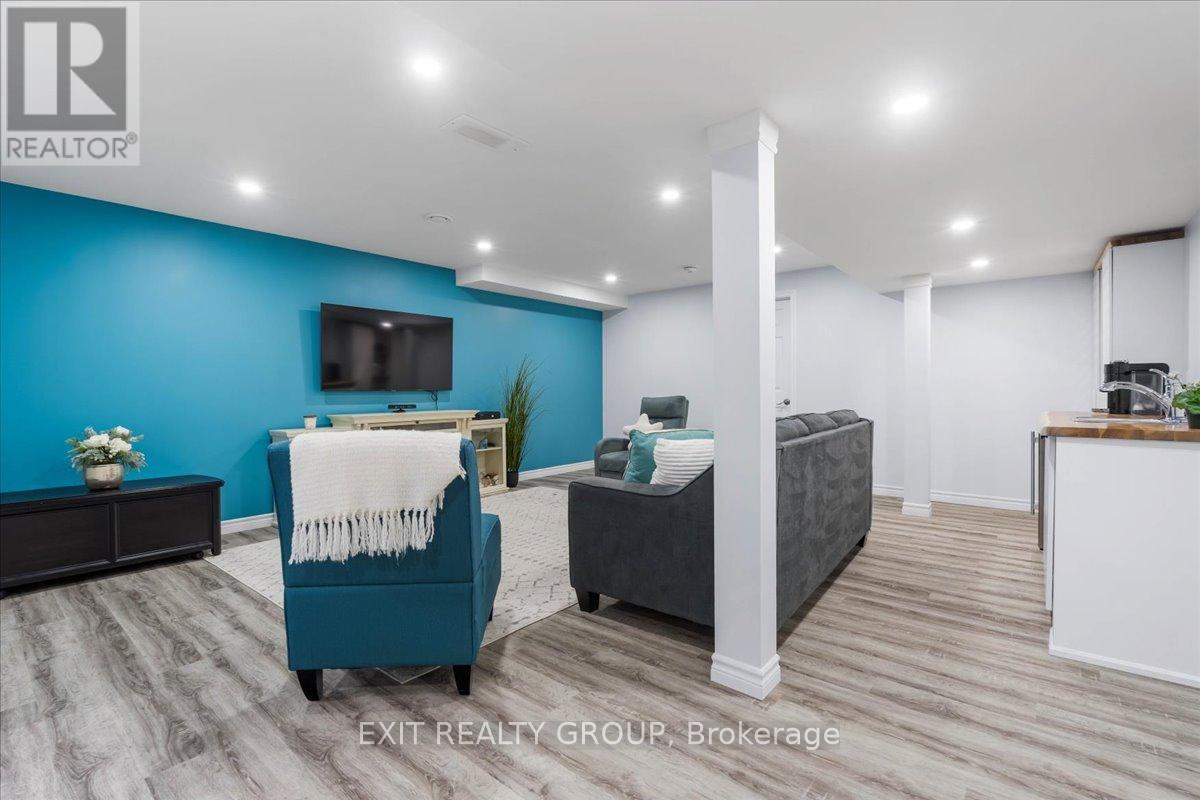 18 Gilbert Crescent, Prince Edward County, Ontario  K0K 3L0 - Photo 35 - X12413320