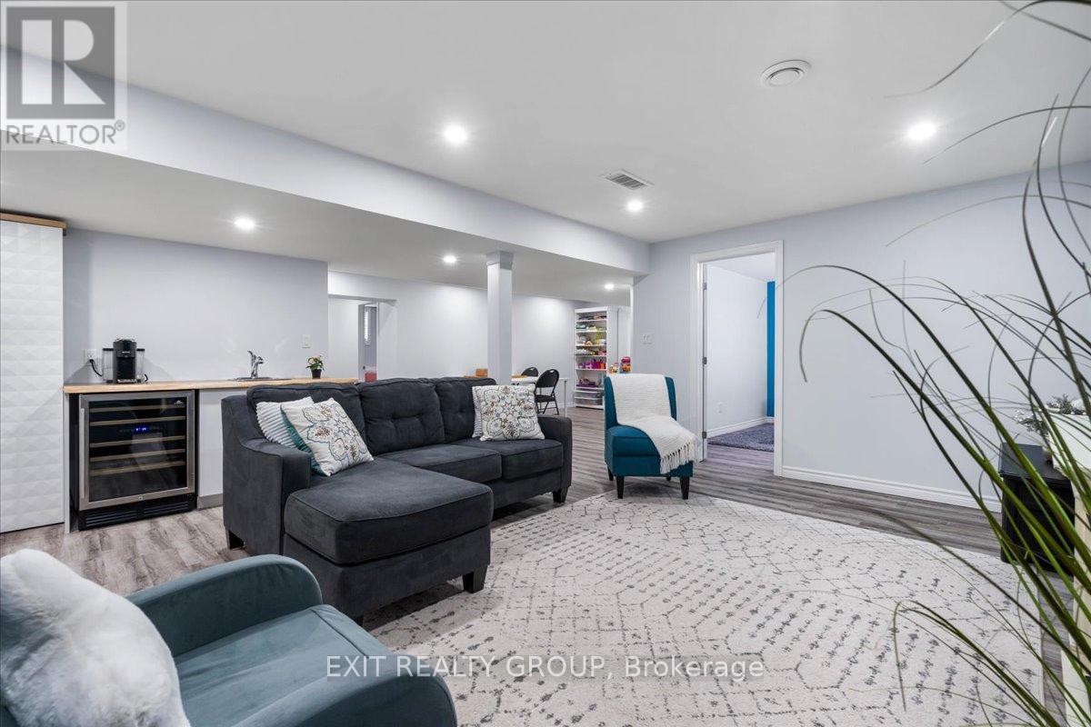 18 Gilbert Crescent, Prince Edward County, Ontario  K0K 3L0 - Photo 36 - X12413320