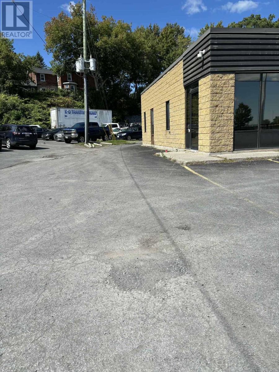 62 Dundas Street W, Belleville, Ontario  K8P 1A3 - Photo 3 - X12413364