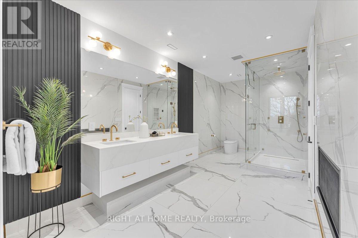 2572 Edenhurst Drive, Mississauga, Ontario  L5A 2L3 - Photo 26 - W12413178