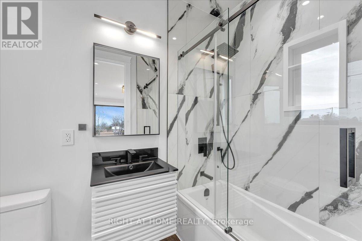 2572 Edenhurst Drive, Mississauga, Ontario  L5A 2L3 - Photo 30 - W12413178