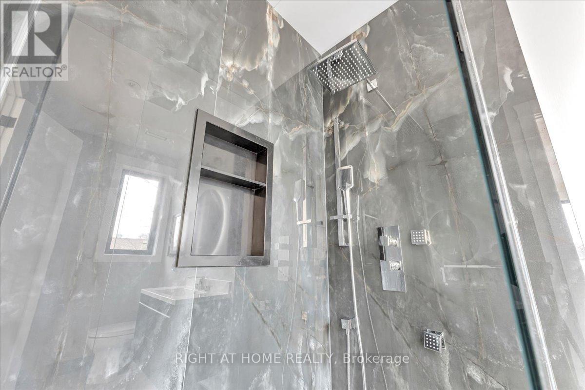 2572 Edenhurst Drive, Mississauga, Ontario  L5A 2L3 - Photo 34 - W12413178