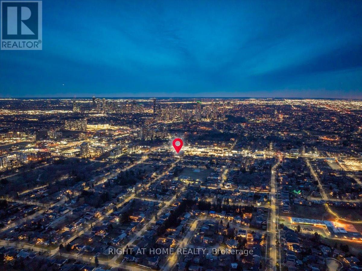 2572 Edenhurst Drive, Mississauga, Ontario  L5A 2L3 - Photo 43 - W12413178