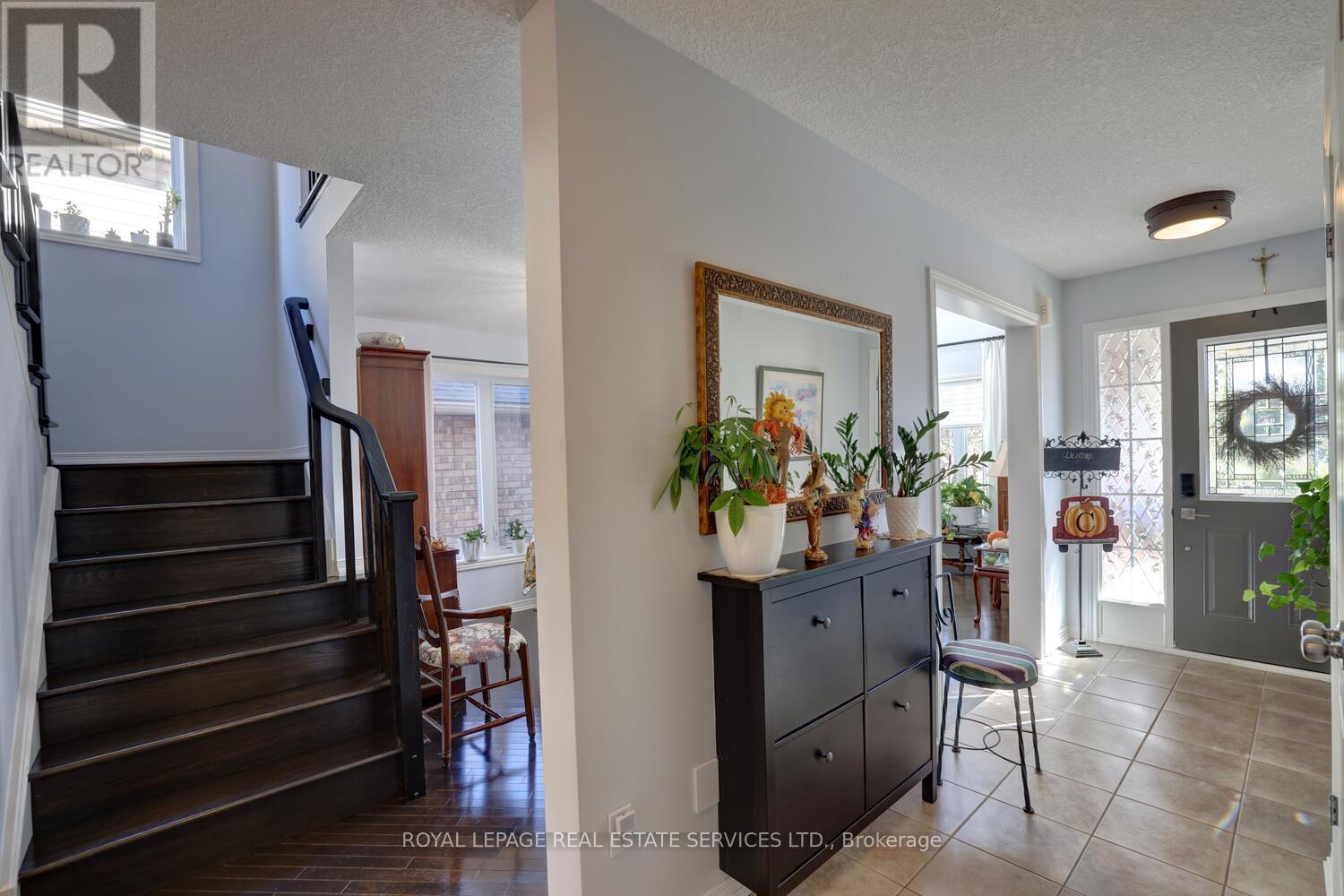 35 Aiken Crescent, Orangeville, Ontario  L9W 0B2 - Photo 9 - W12413182