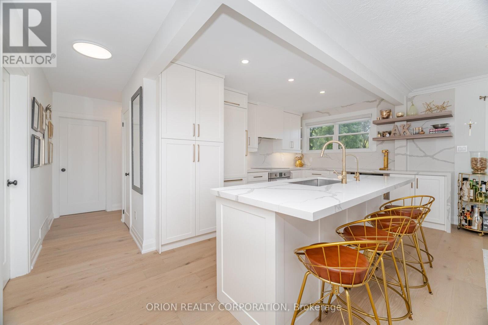 86 Park Street W, Mississauga, Ontario  L5H 1L3 - Photo 15 - W12413183