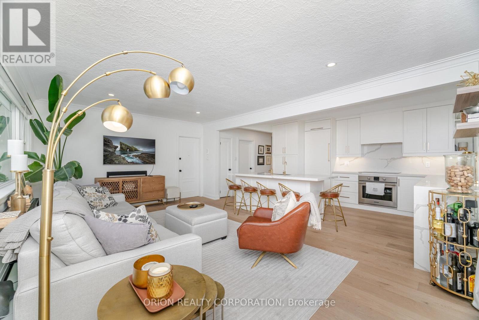 86 Park Street W, Mississauga, Ontario  L5H 1L3 - Photo 19 - W12413183
