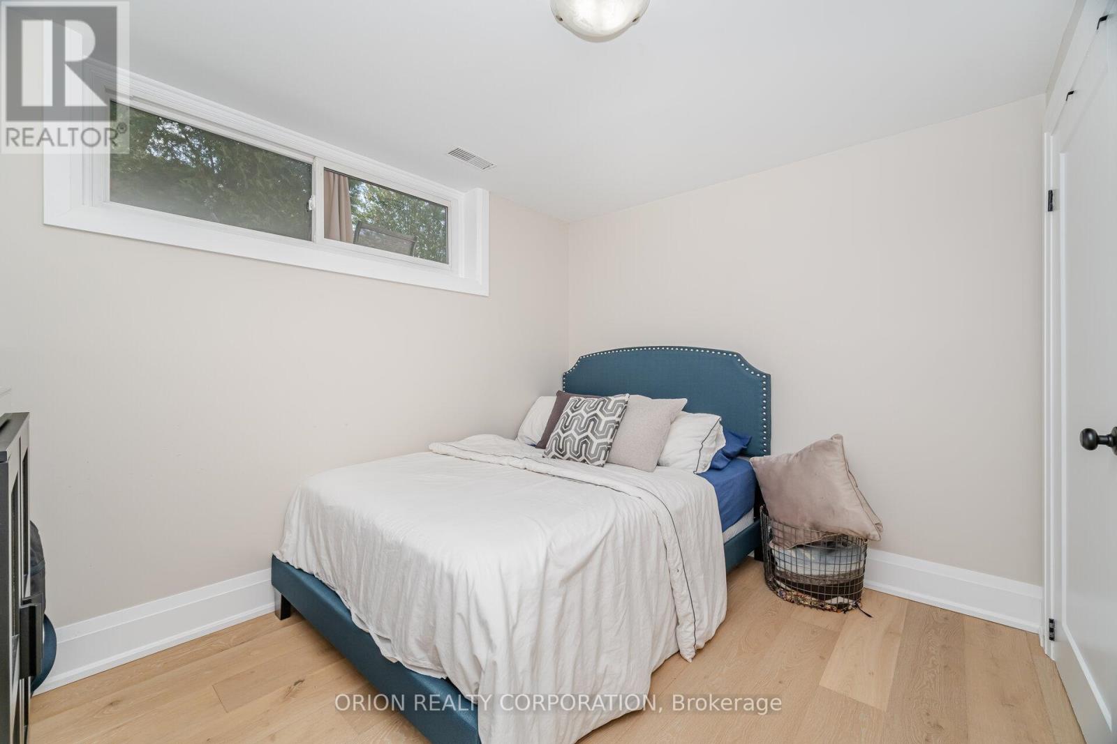 86 Park Street W, Mississauga, Ontario  L5H 1L3 - Photo 27 - W12413183
