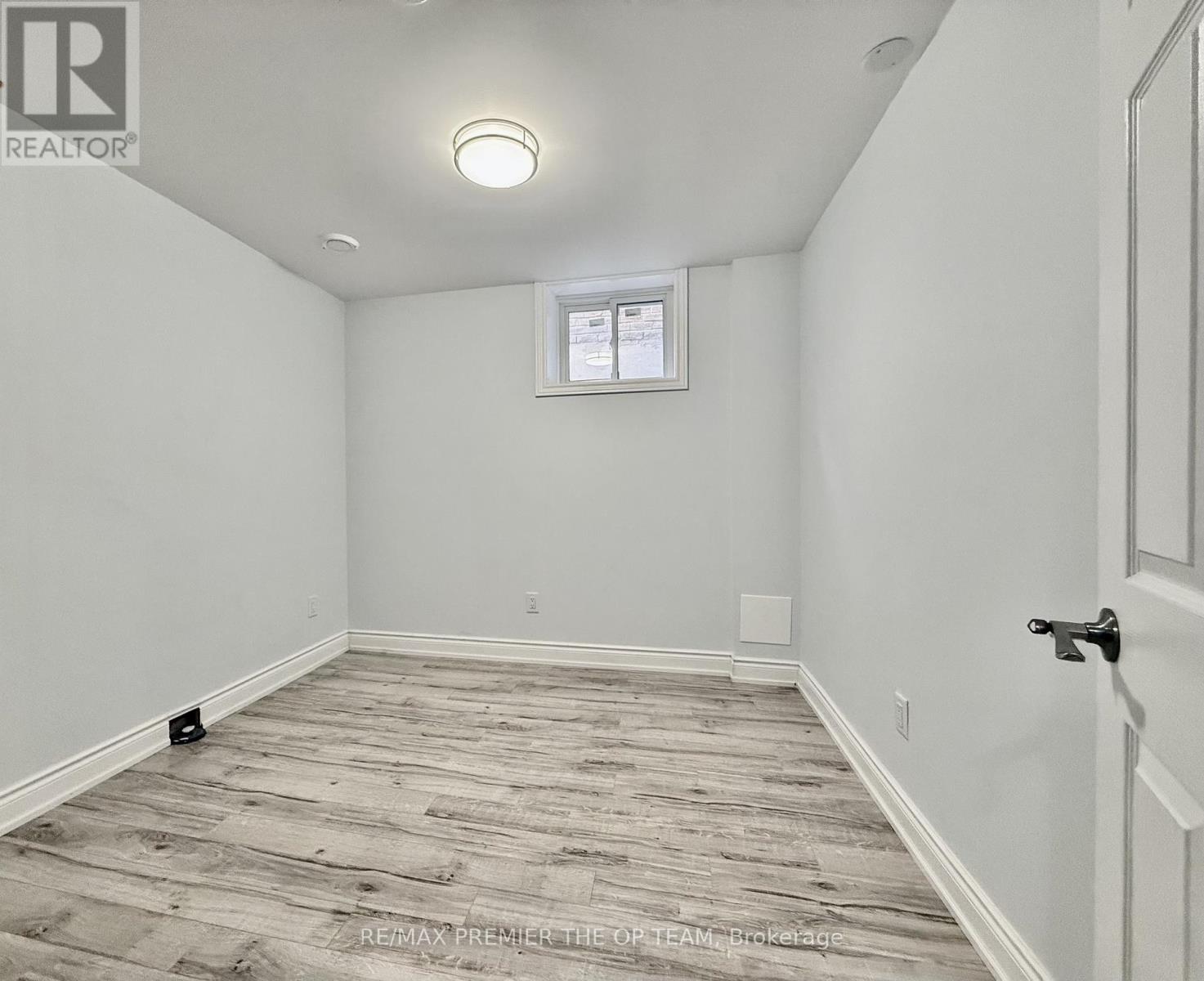 120 Royal Palm Drive, Brampton, Ontario  L6Z 1P7 - Photo 6 - W12413188