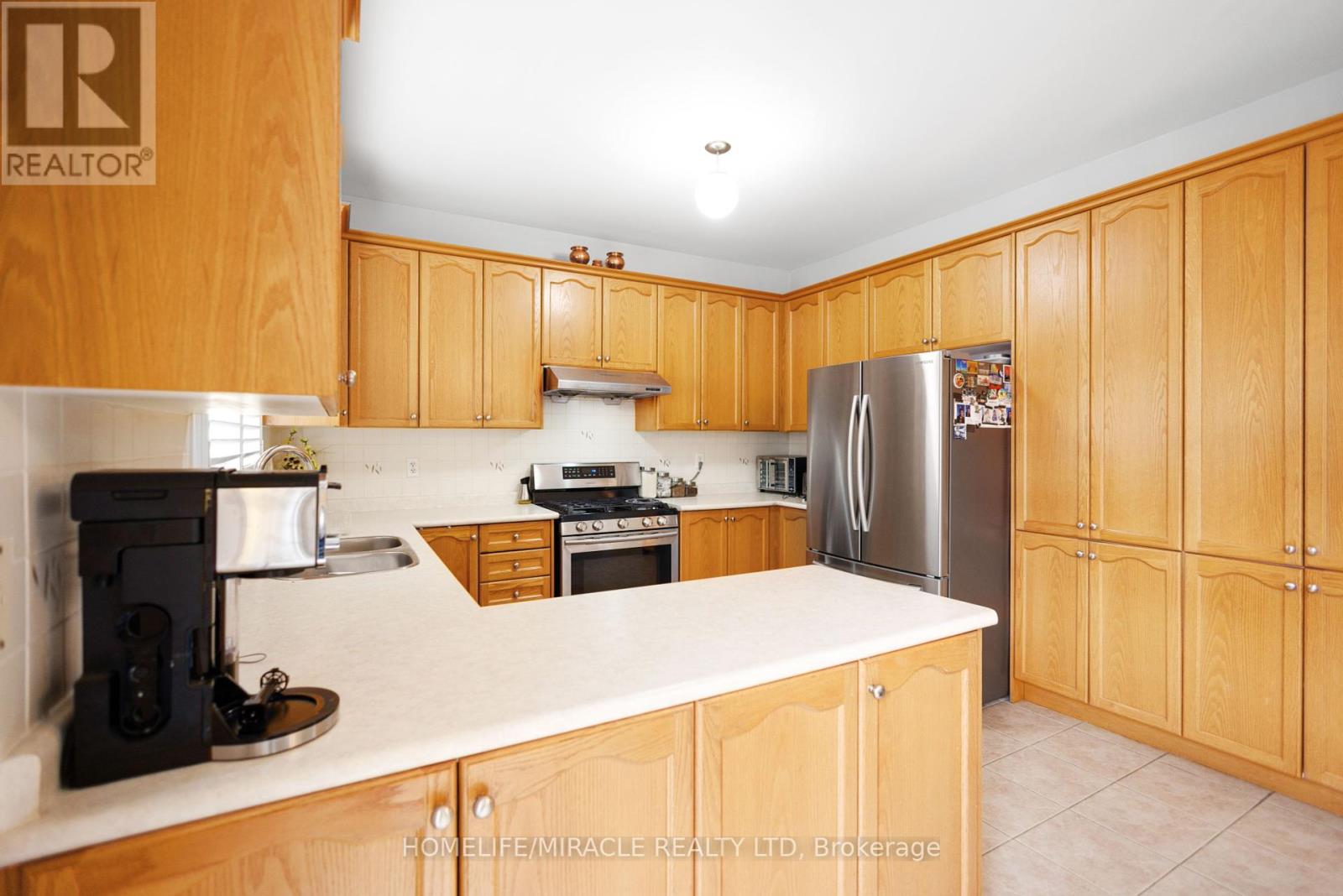 24 Fauna Court, Brampton, Ontario  L6R 3C6 - Photo 15 - W12413189