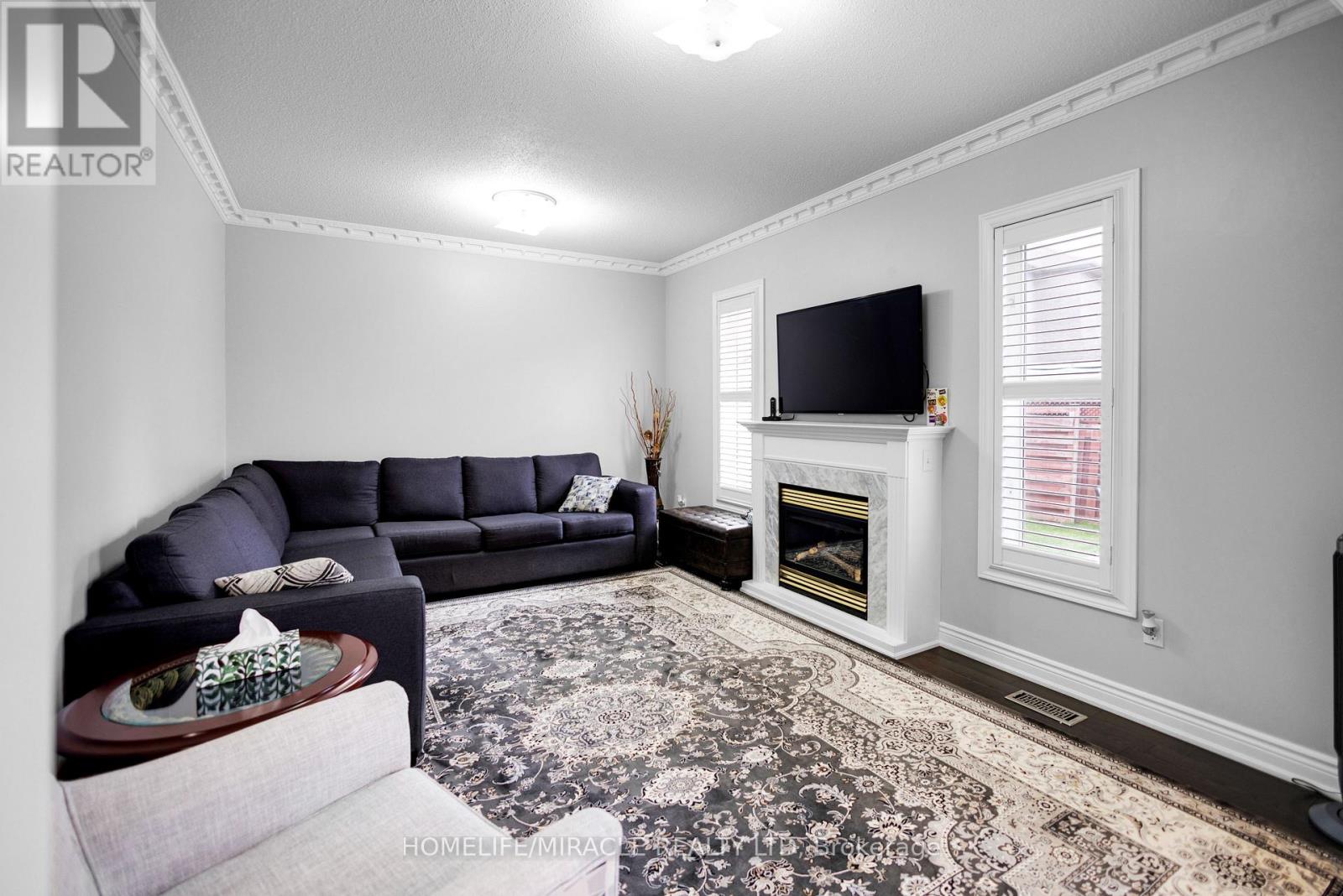 24 Fauna Court, Brampton, Ontario  L6R 3C6 - Photo 17 - W12413189