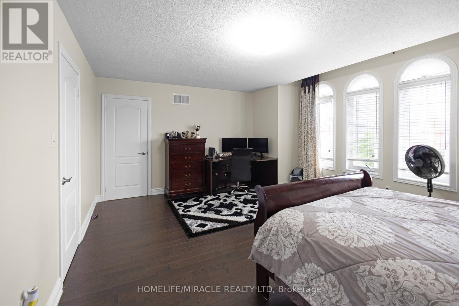 24 Fauna Court, Brampton, Ontario  L6R 3C6 - Photo 31 - W12413189