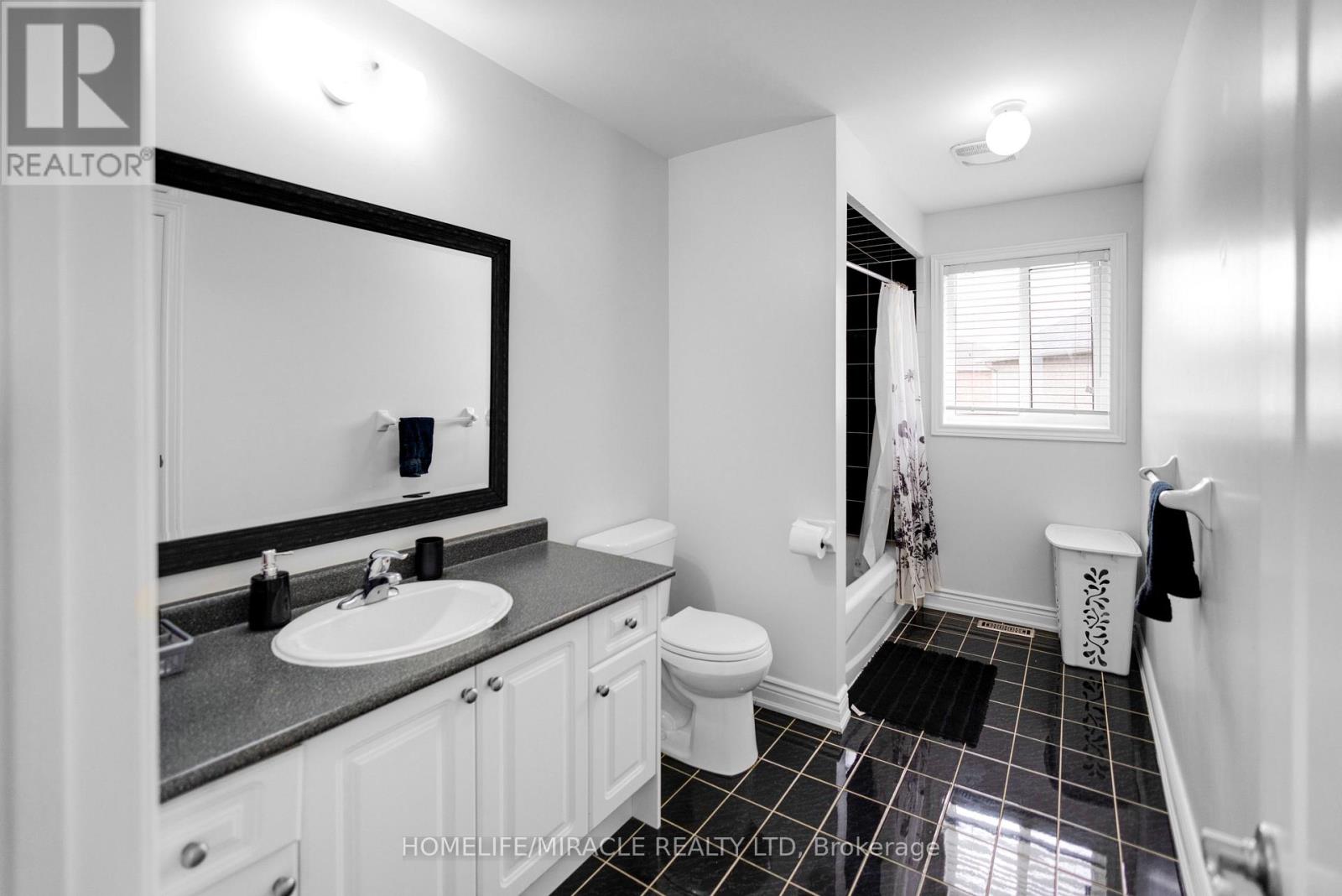 24 Fauna Court, Brampton, Ontario  L6R 3C6 - Photo 39 - W12413189